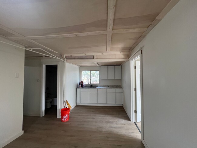 Photo - 616 McClellan St Unidad 9 (Upper)