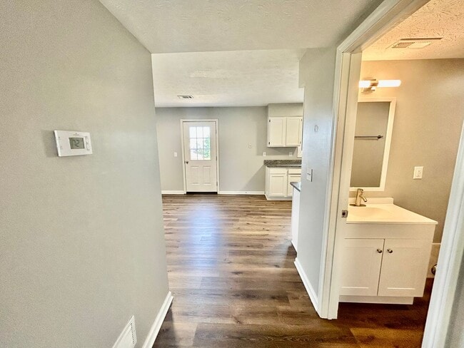 Photo - MOVE IN NOW OCTOBER RENT FREE - Modern 3BR...