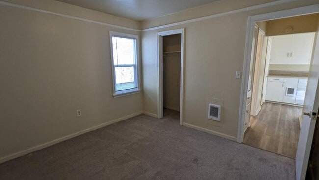 Photo - 1038 Howard St SE