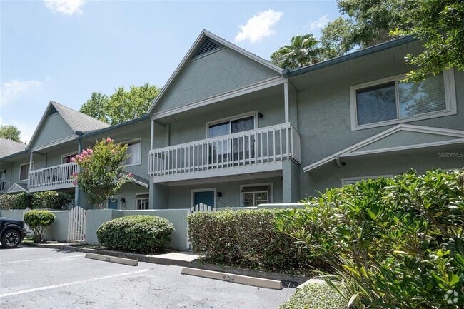 Building Photo - 4411 SW 34th St Unit 705 Rental