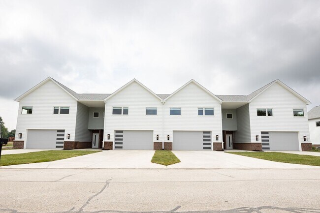 Photo - 301 W Short St