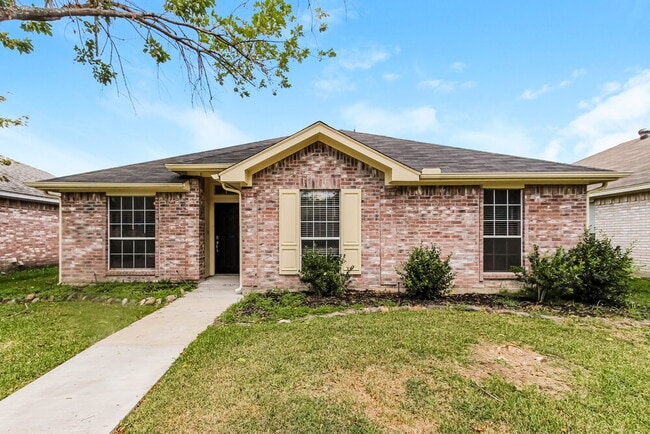 Building Photo - 2009 Creek Royal Dr