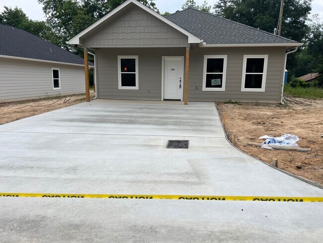 Photo - 1400 N Seventh St