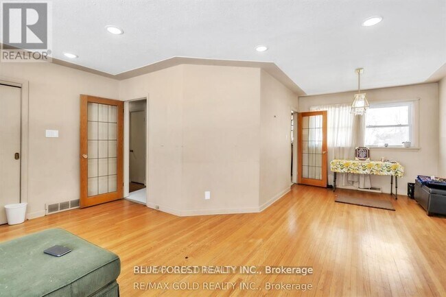 Photo - 344 McNay St
