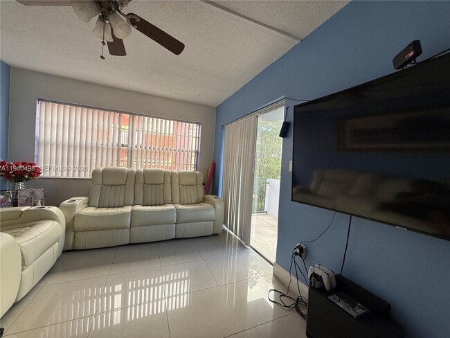 Photo - 495 NW 72nd Ave Unit 211