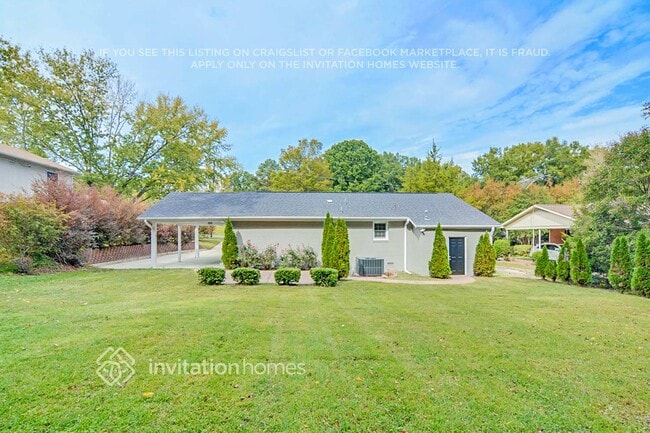 Photo - 512 Uzzle St