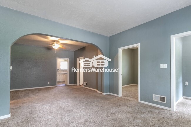 Building Photo - 1822 S Northern Blvd Rental
