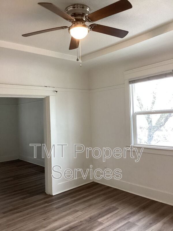 Photo - 204 W Oak St