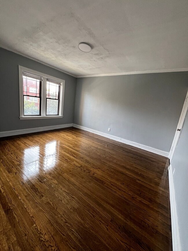 Photo - 8004 S Eberhart Ave