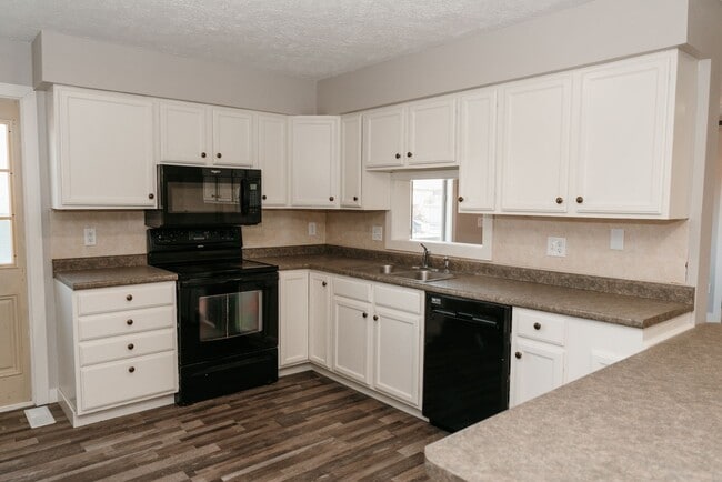 Photo - Marshall Commons 1003 Unit 02