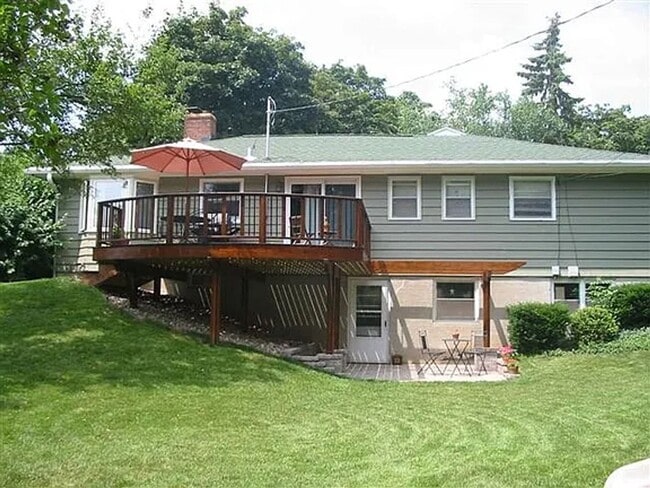 Photo - 717 Anthony Ln