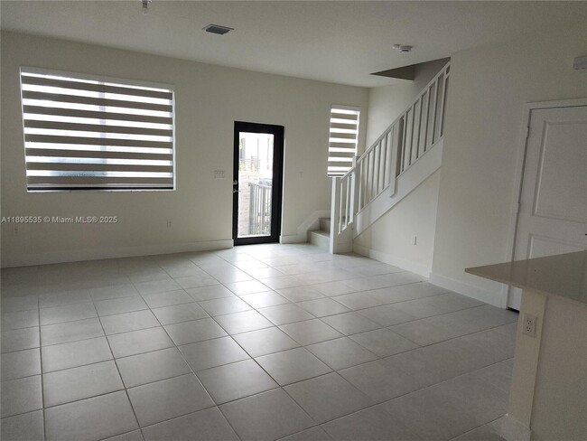 Photo - 8040 NW 42nd St