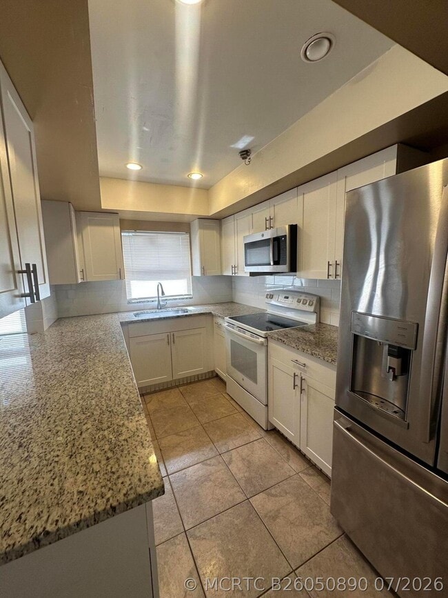 Photo - 641 W 9th St Unit 1