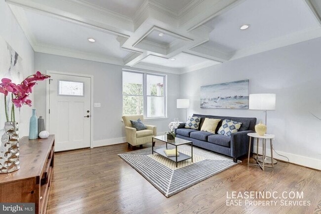 Photo - 2129 4th St NE