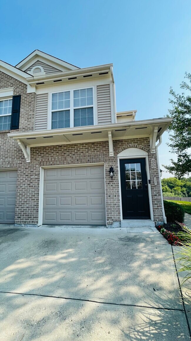 Photo - 422 Breezewood Ct Unidad 305