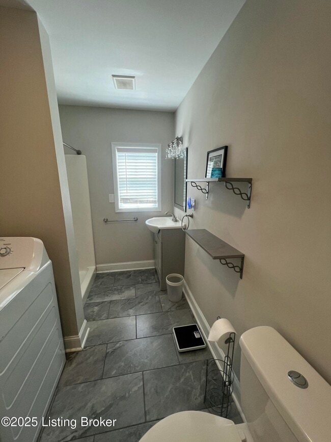 Photo - 925 S Preston St