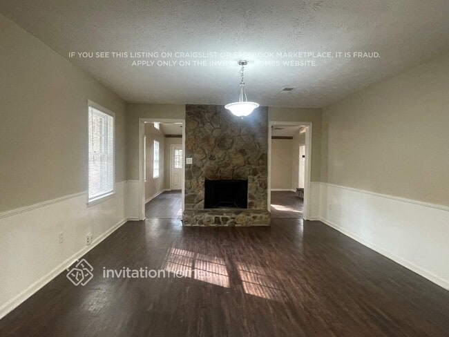 Photo - 1234 Woodland Ct SE