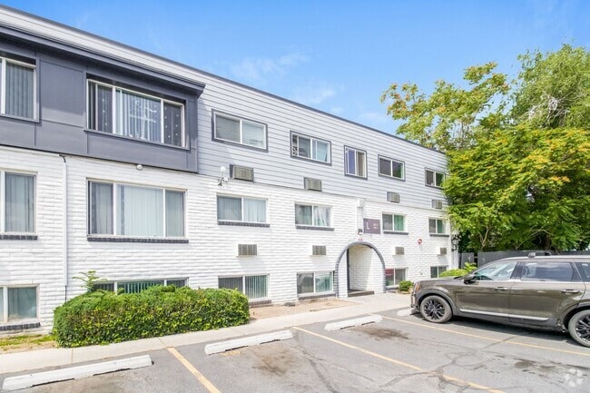 Building Photo - 2 Bedroom/1 Bathroom Unit L-206 Rental