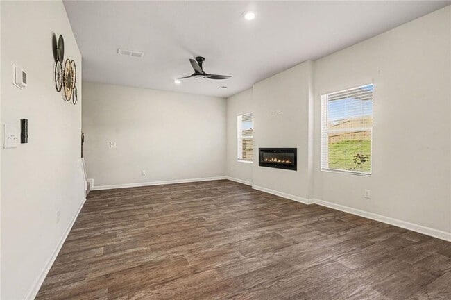Photo - 318 Sandy Creek Dr
