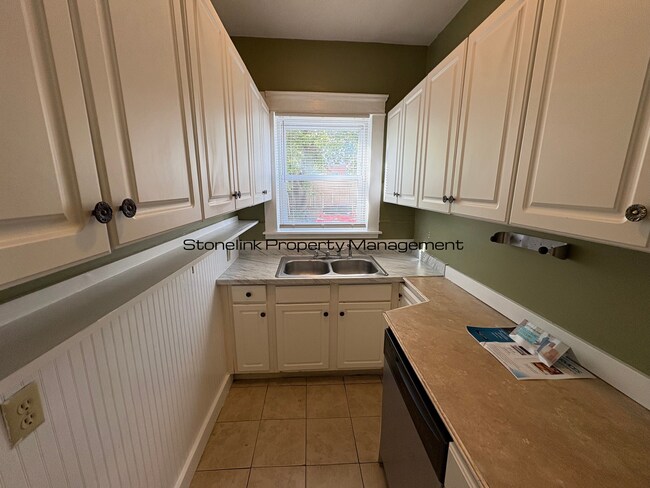 Photo - 154-156 Oakland Avenue Unit 1