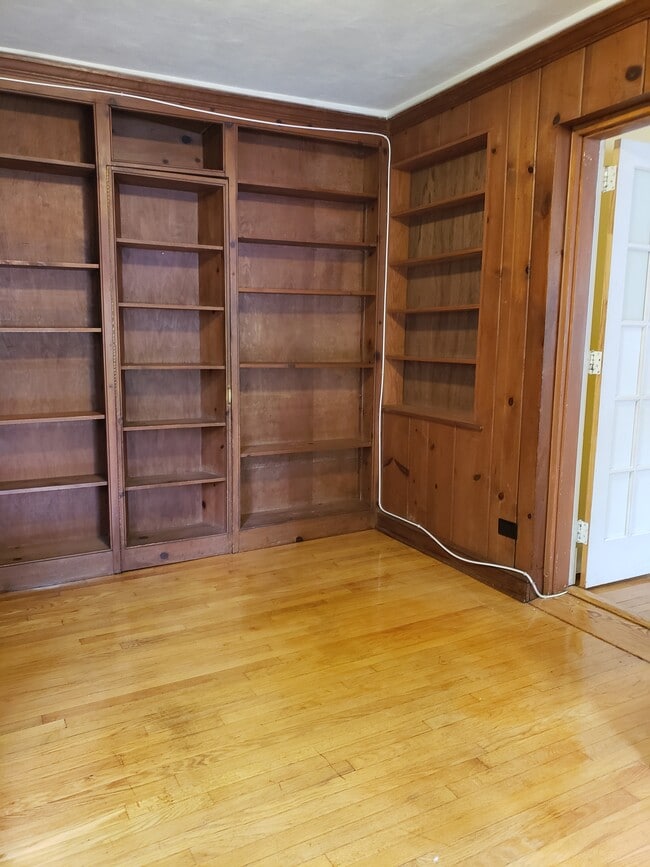 Photo - 114 Howard Dr Unit Apartment #1