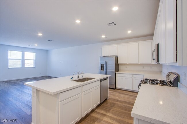 Photo - 252 Walsh Peak Ave