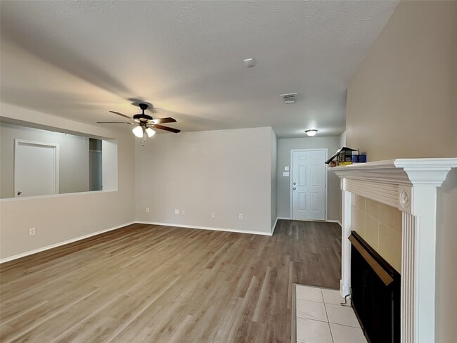 Photo - 1207 Hannover Blvd