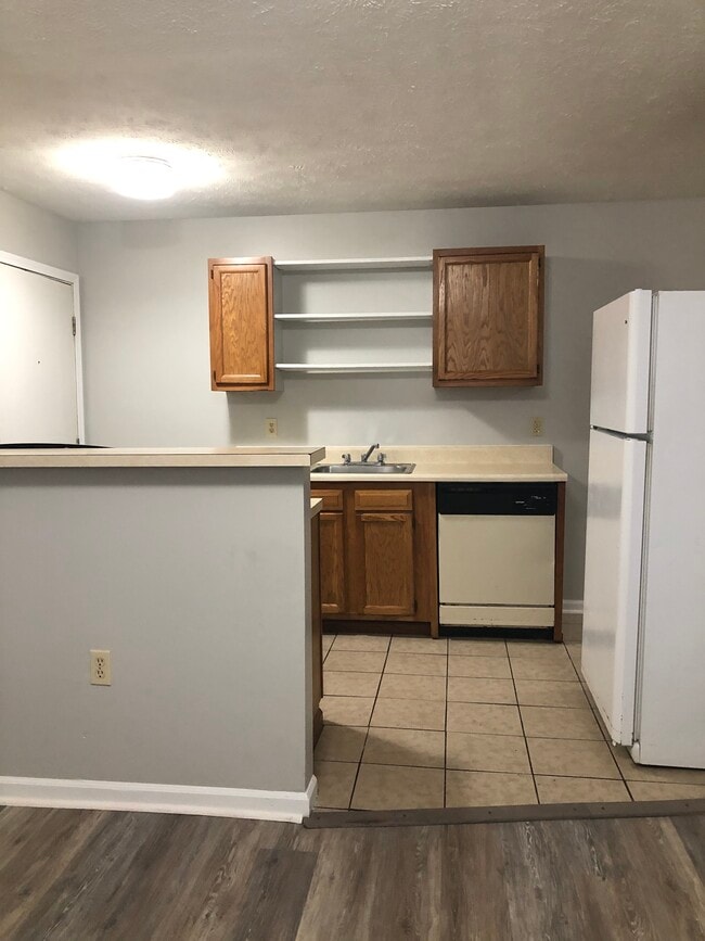 Building Photo - 725 Chestnut St Unit 7