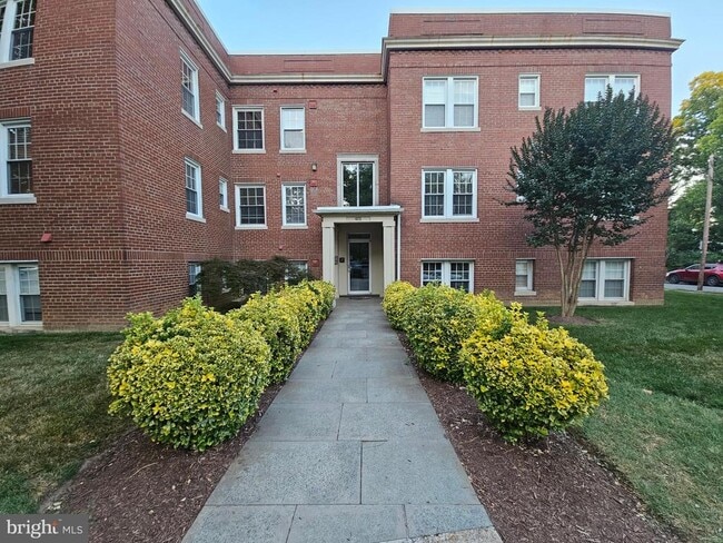 Building Photo - 12 Commonwealth Ave Unit 12B Rental