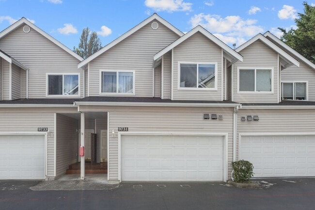 Building Photo - 9731 26th Ave SW Unit Lower