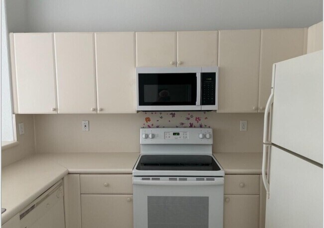 Photo - 2731 SE 17th Ave Unit 210
