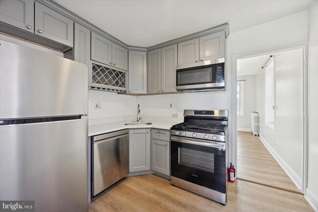 Photo - 1747 W Venango St