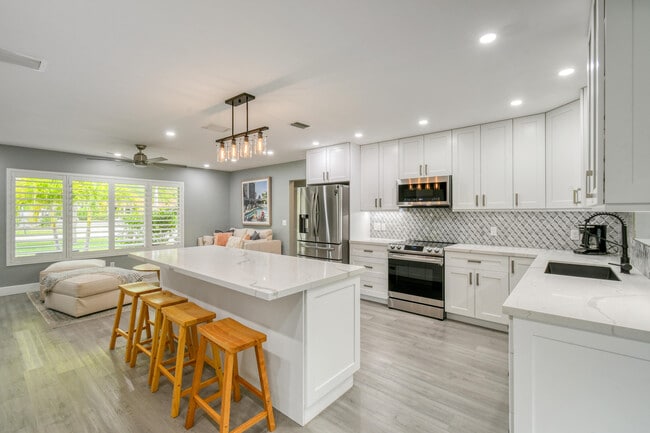 Photo - 400 Tequesta Dr