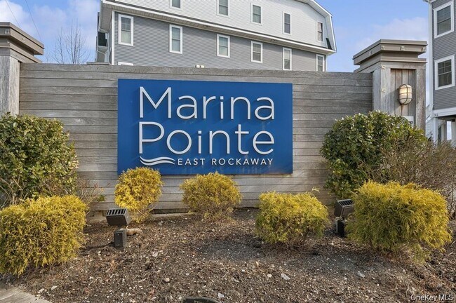 Photo - 225 Marina Pointe Dr Unit 225