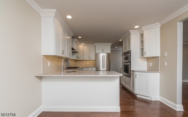 Photo - 255 Riveredge Dr