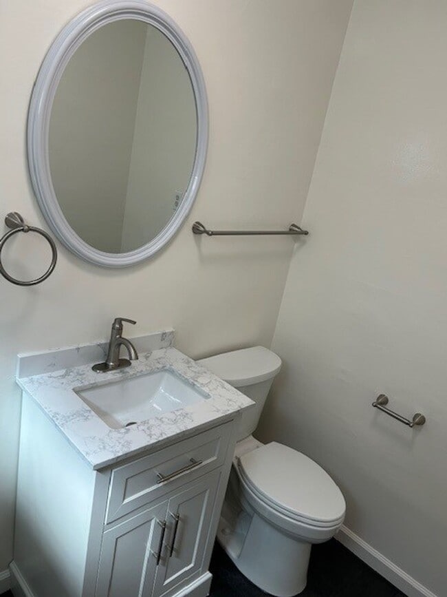 Photo - 1730 E. 7th St. #17