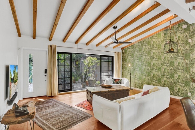 Photo - 1613 SW 5th Ct