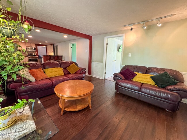 Building Photo - 7240 N Temple Ave Rental