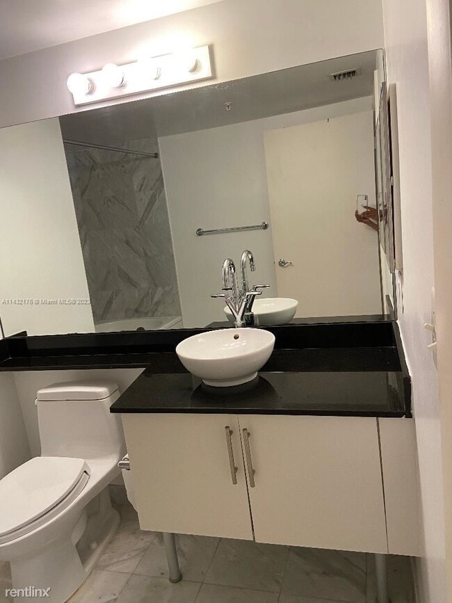 Photo - 1 br, 1 bath Condo - 31 SE 5th St Apt 2103 Unidad Apt 2103