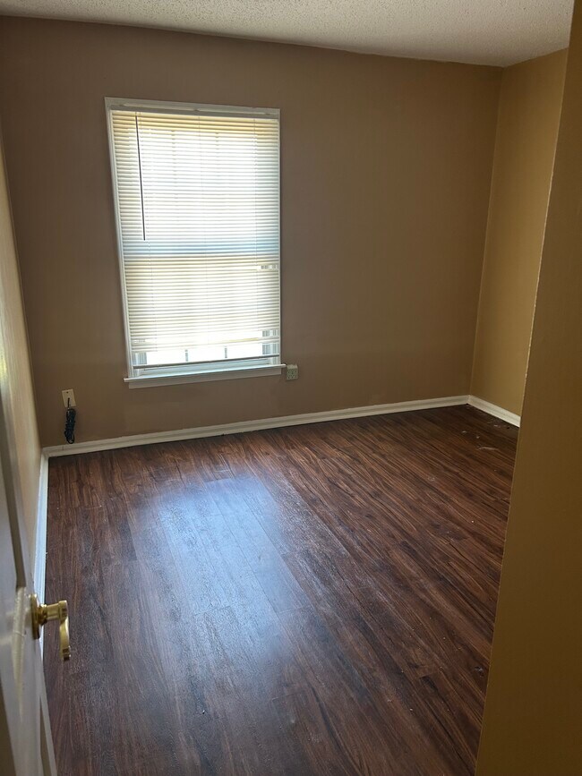 Photo - 3655 Haughton Ln Unidad #1