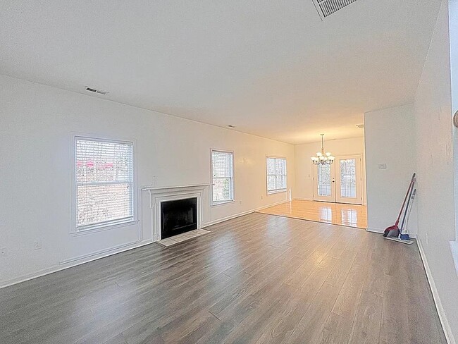 Photo - 206 Beauclair Dr