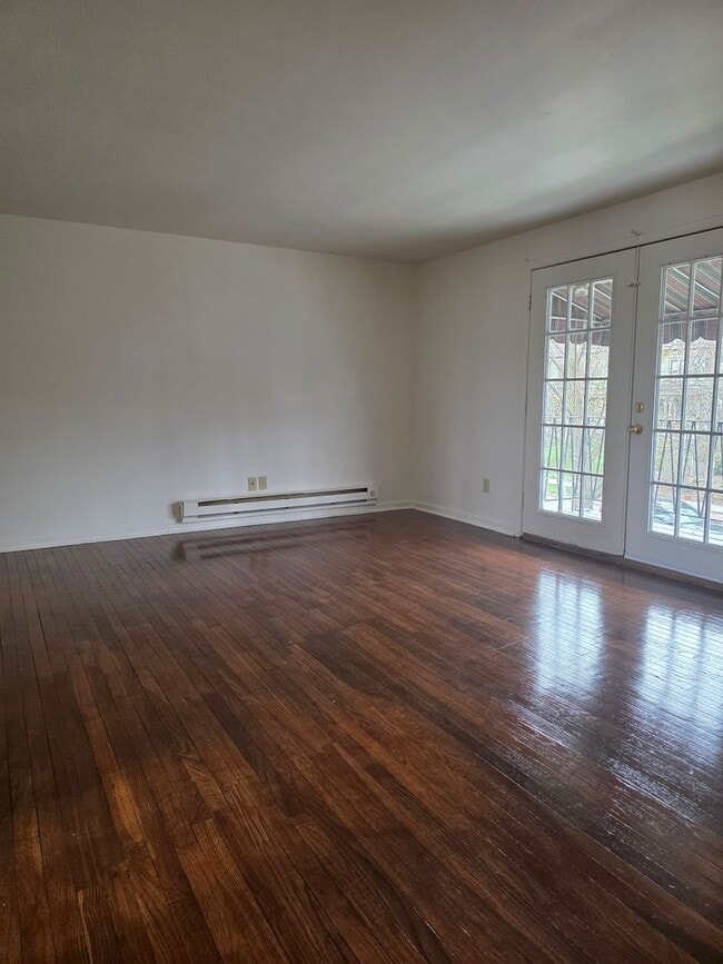 Photo - 2-bedroom upper Unit CA511F