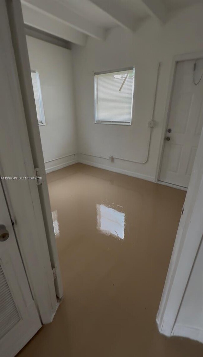 Photo - 320 SW 11th Ave Unit 1