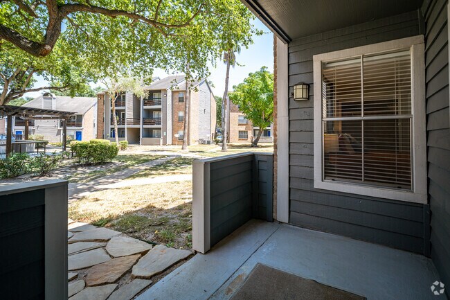 1BR, 1BA - 603SF