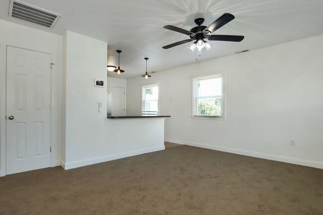 Photo - 1914 Somerville Dr