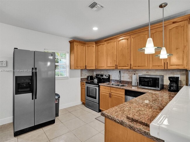 Photo - 6030 NE 6th Ave