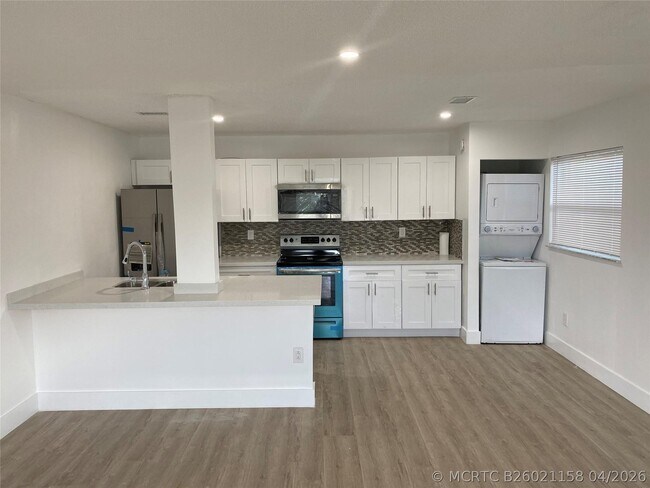 Photo - 4121 Stirling Rd Unit 401