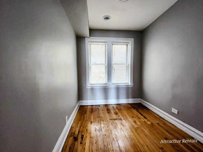 Photo - 3725 W Grand Ave Unit 1N