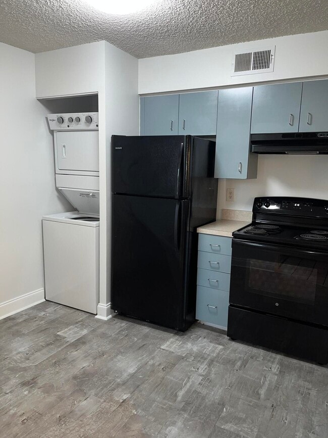 Photo - 6104 Glenmoor Dr Unit 6104