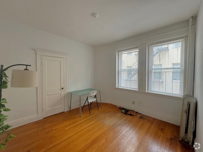 Building Photo - 92 Kirkland St Unit 2 Rental